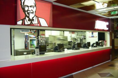 ООО «Инт-Экст» выполнена отделка «под ключ» ресторана KFC в ТЦ «Охотный ряд» (Манежная площадь д.1, стр. 2) для ООО «Ям! Ресторантс Интернэшнл Раша Си Ай Эс».